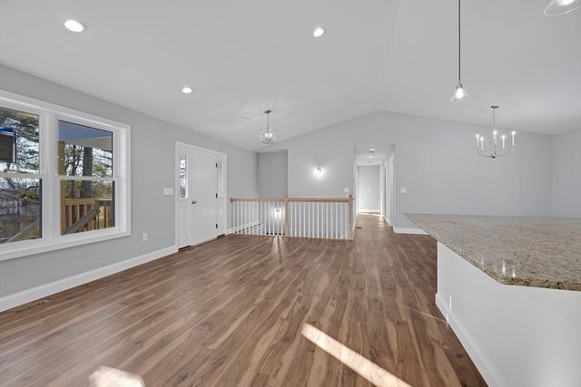 132 Kibbe Rd, East Longmeadow, MA 01028