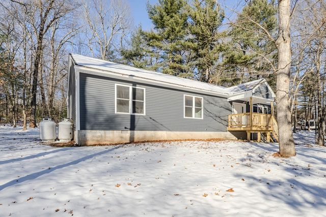 132 Kibbe Rd, East Longmeadow, MA 01028