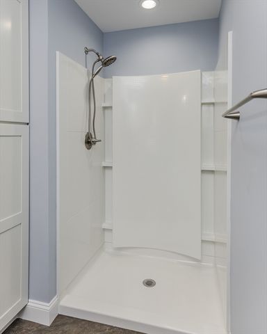 132 Kibbe Rd, East Longmeadow, MA 01028