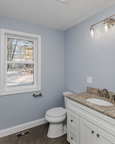 132 Kibbe Rd, East Longmeadow, MA 01028