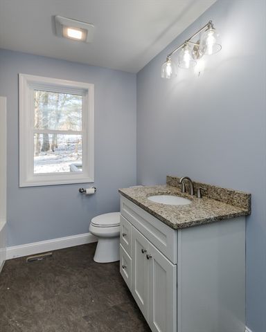 132 Kibbe Rd, East Longmeadow, MA 01028