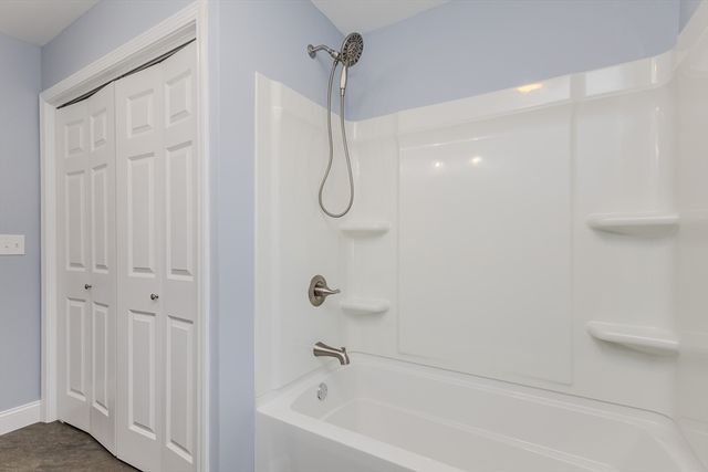 132 Kibbe Rd, East Longmeadow, MA 01028