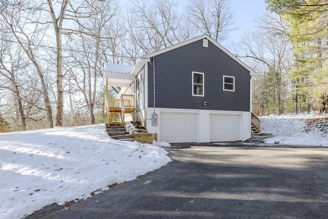 132 Kibbe Rd, East Longmeadow, MA 01028