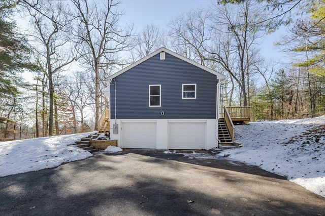 132 Kibbe Rd, East Longmeadow, MA 01028