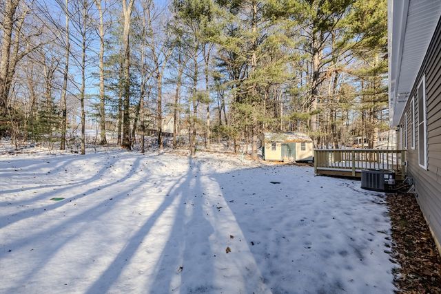 132 Kibbe Rd, East Longmeadow, MA 01028