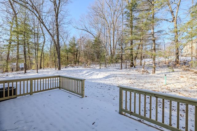 132 Kibbe Rd, East Longmeadow, MA 01028