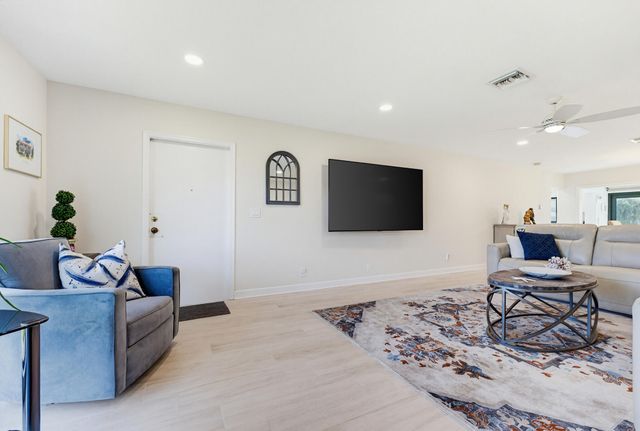4854 Equestrian Circle Apt B, Boynton Beach, FL 33436