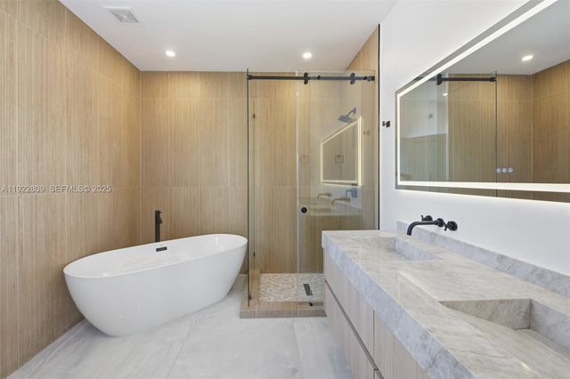 3111 SW 12th St A, Miami, FL 33135