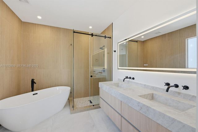 3111 SW 12th St A, Miami, FL 33135