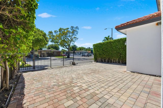 3111 SW 12th St A, Miami, FL 33135