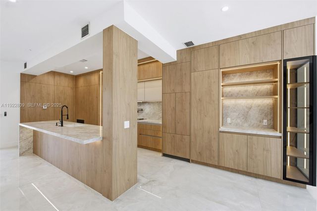 3111 SW 12th St A, Miami, FL 33135