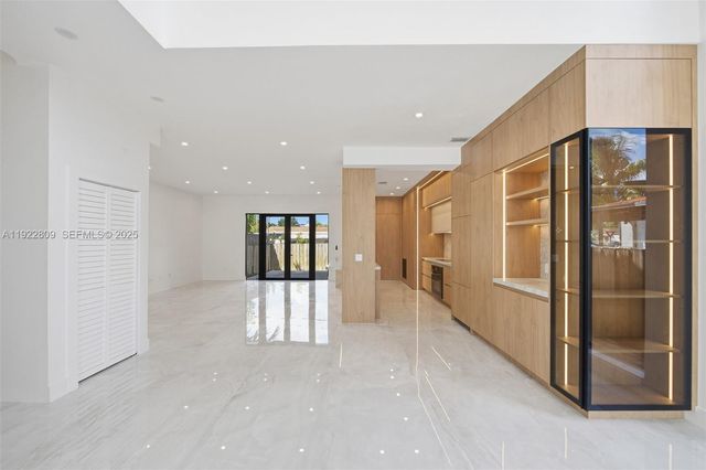 3111 SW 12th St A, Miami, FL 33135