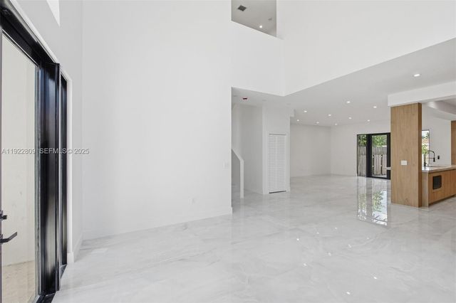 3111 SW 12th St A, Miami, FL 33135