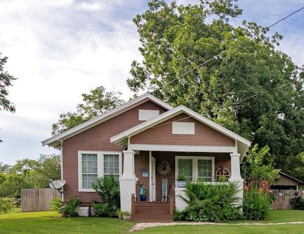 437 E 7th Street, Yorktown, TX 78164