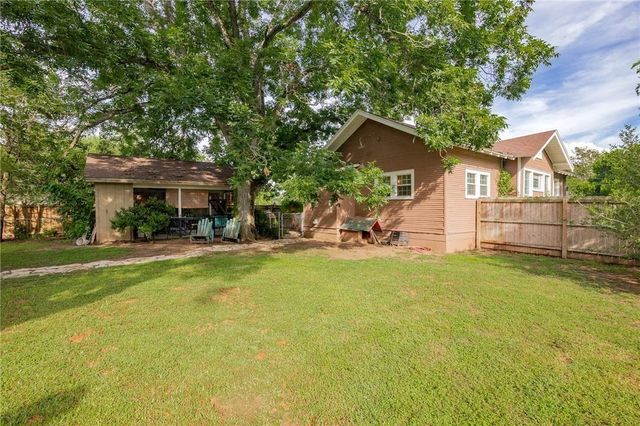 437 E 7th Street, Yorktown, TX 78164