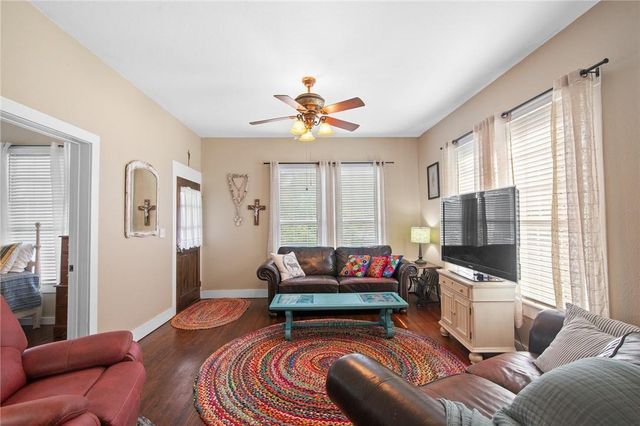 437 E 7th Street, Yorktown, TX 78164