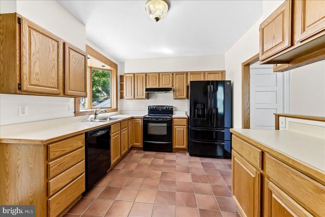 3202 MARSHALL RD, Drexel Hill, PA 19026