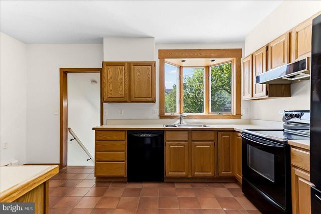 3202 MARSHALL RD, Drexel Hill, PA 19026