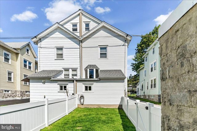 3202 MARSHALL RD, Drexel Hill, PA 19026