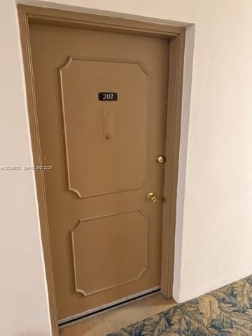 1901 S Ocean Drive 207, Hollywood, FL 33019