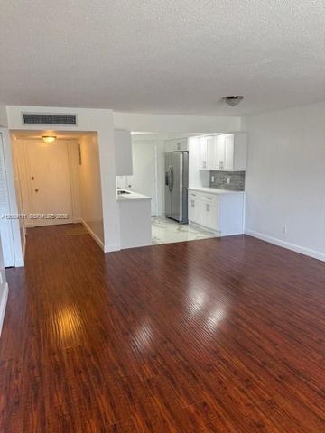 1901 S Ocean Drive 207, Hollywood, FL 33019