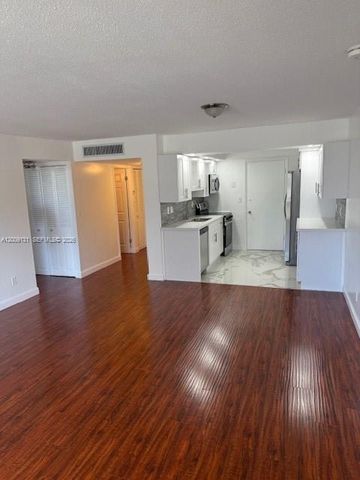 1901 S Ocean Drive 207, Hollywood, FL 33019