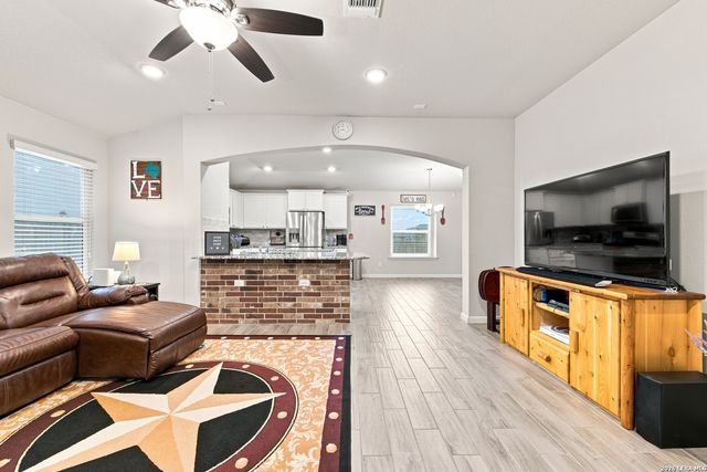 2298 Falcon Way, New Braunfels, TX 78130