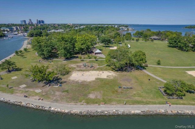 20 Keogh Lane 1b, New Rochelle, NY 10805