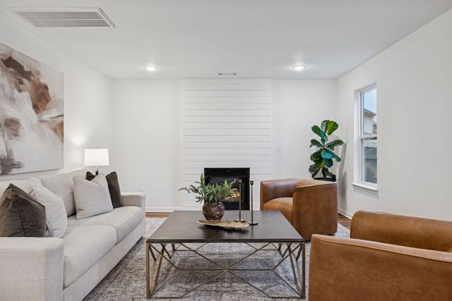 2018 Trenton Dr, Spring Hill, TN 37174