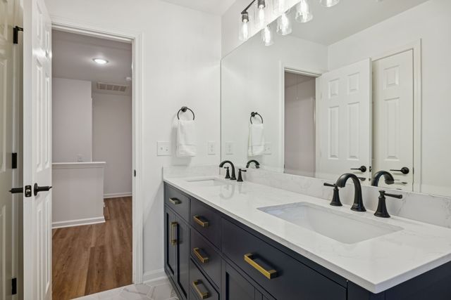 2018 Trenton Dr, Spring Hill, TN 37174