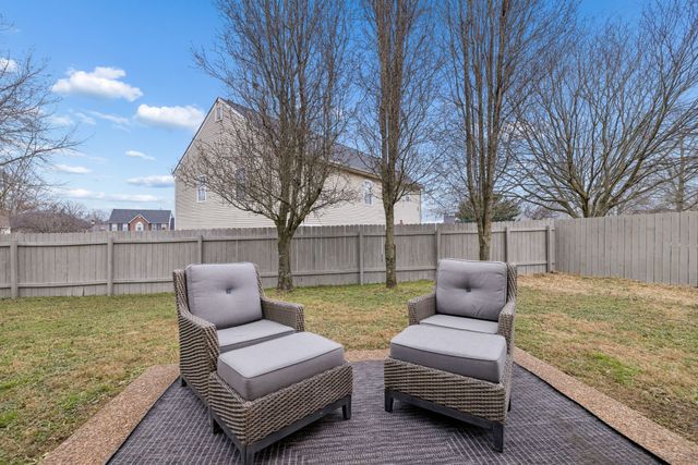 2018 Trenton Dr, Spring Hill, TN 37174