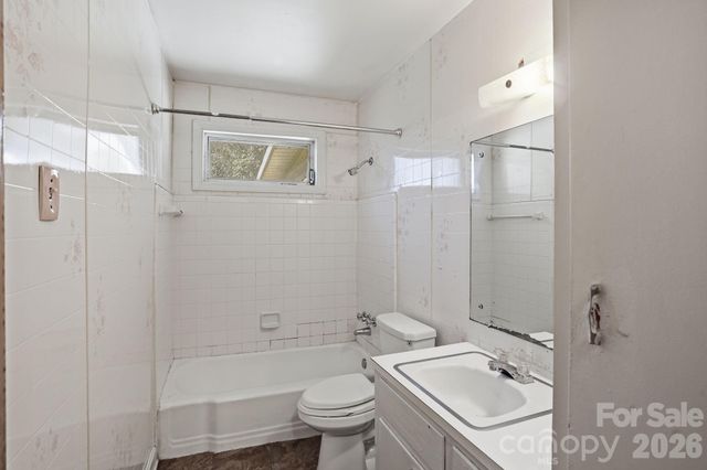 4325 Knollcrest Drive, Charlotte, NC 28208