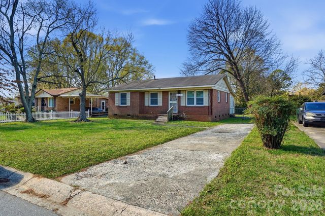 4325 Knollcrest Drive, Charlotte, NC 28208