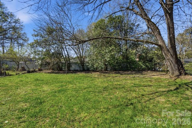 4325 Knollcrest Drive, Charlotte, NC 28208