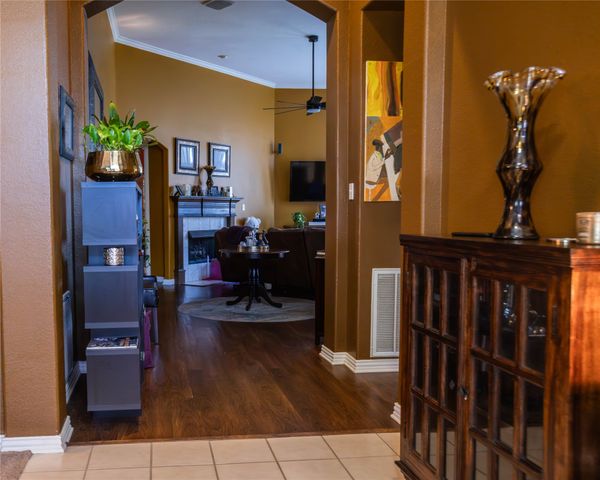 2405 Pine Hollow Court, Arlington, TX 76006