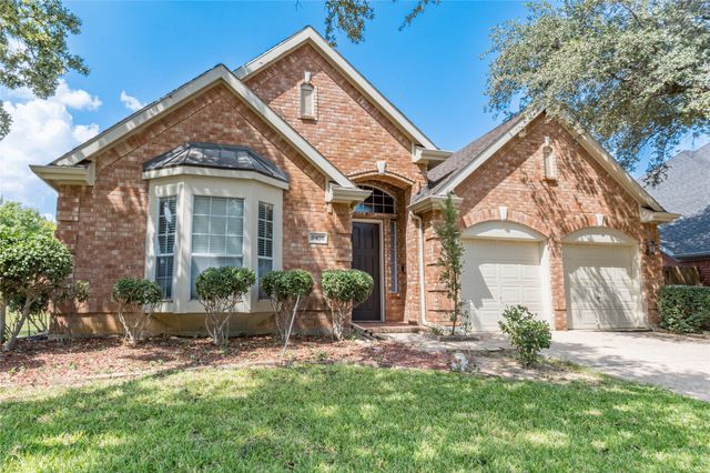 2405 Pine Hollow Court, Arlington, TX 76006
