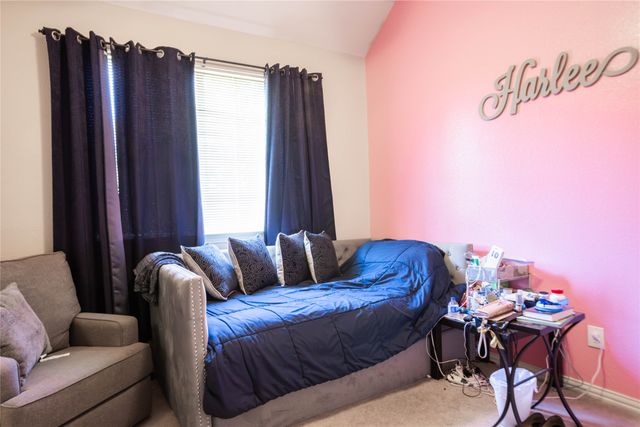 2405 Pine Hollow Court, Arlington, TX 76006