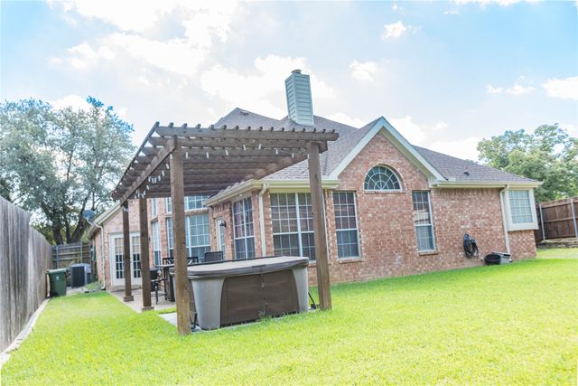 2405 Pine Hollow Court, Arlington, TX 76006