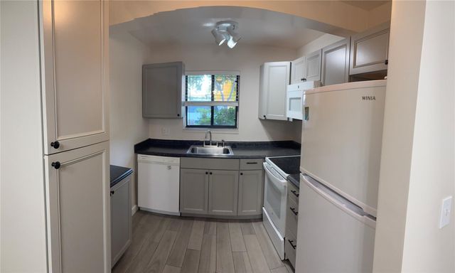 1205 S Flagler Ave 404, Pompano Beach, FL 33060