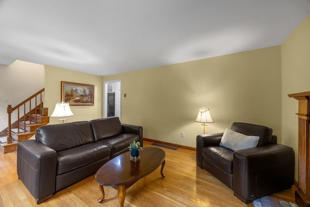 88 Acre Hill Rd, Barnstable, MA 02630
