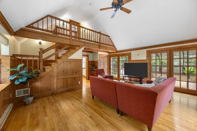 88 Acre Hill Rd, Barnstable, MA 02630
