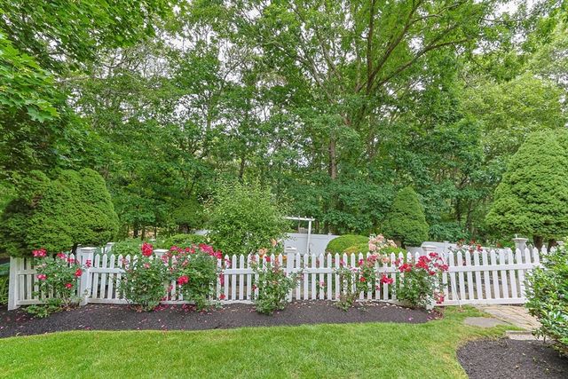 88 Acre Hill Rd, Barnstable, MA 02630