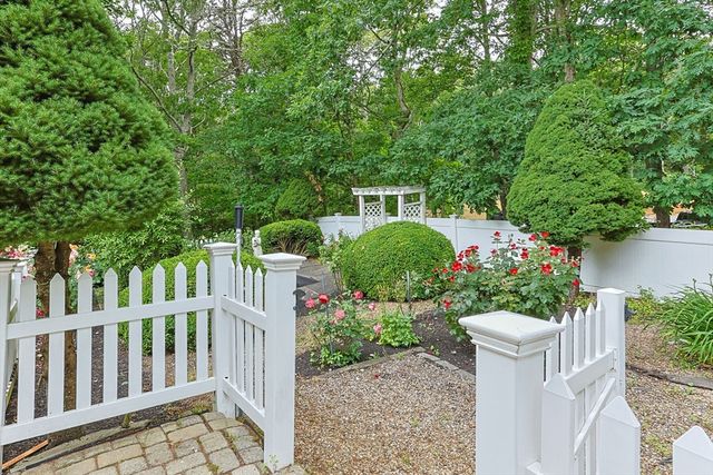 88 Acre Hill Rd, Barnstable, MA 02630