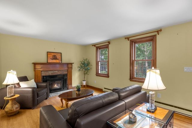 88 Acre Hill Rd, Barnstable, MA 02630