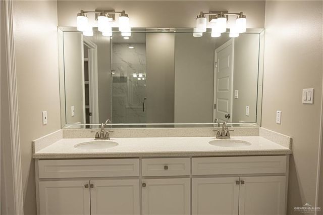 204 N Brooks Circle N, La Feria, TX 78559
