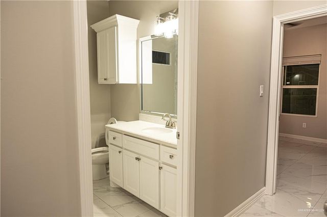 204 N Brooks Circle N, La Feria, TX 78559