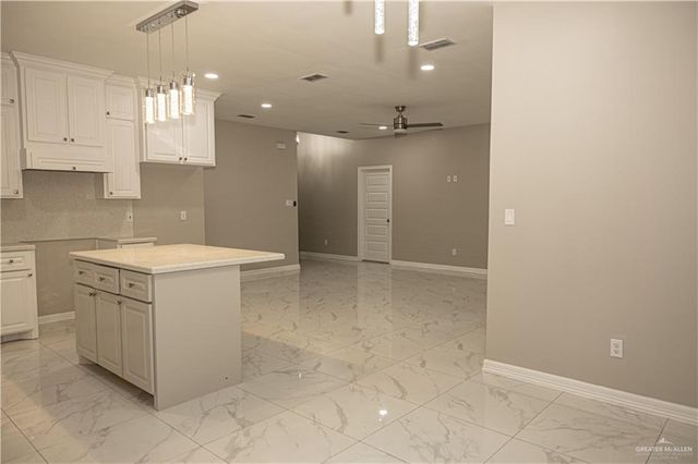 204 N Brooks Circle N, La Feria, TX 78559