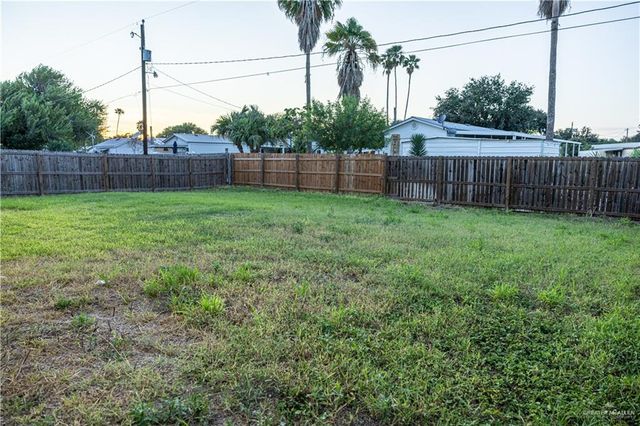 204 N Brooks Circle N, La Feria, TX 78559