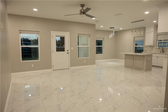 204 N Brooks Circle N, La Feria, TX 78559