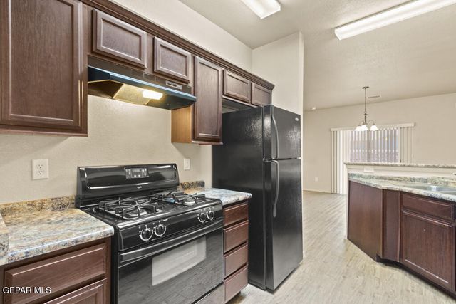 14301 Arthur Ashe Court A & B, El Paso, TX 79938